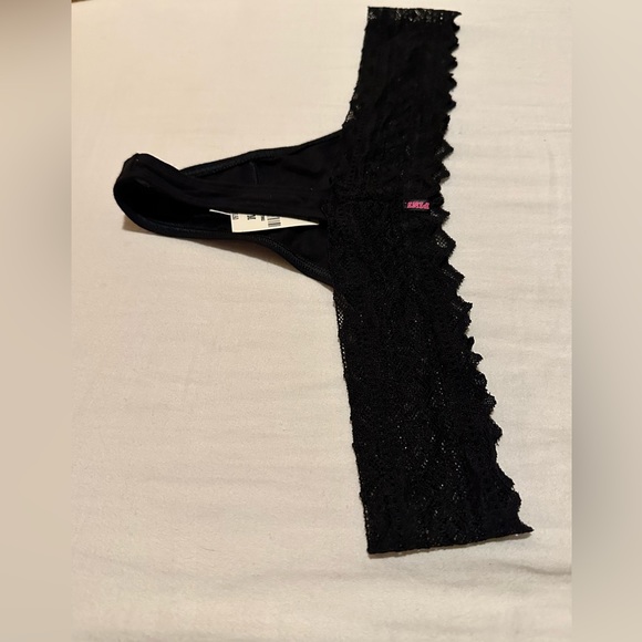 Victoria’s Secret Thong Size Medium 💥2/$15 or 3/$20💥 - Picture 2 of 3